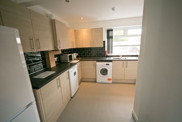 8 bed house, Brackenbury Road, Near university, Preston, PR17UP - Image 2